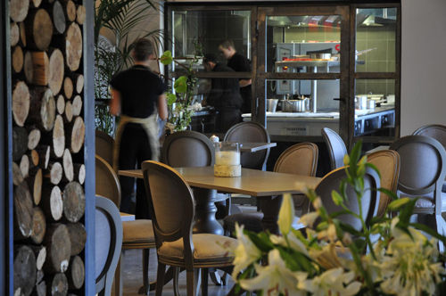 restaurant2